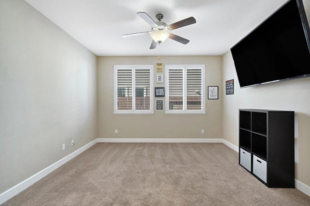 1596 Manzanita Way, Los Banos, CA 93635