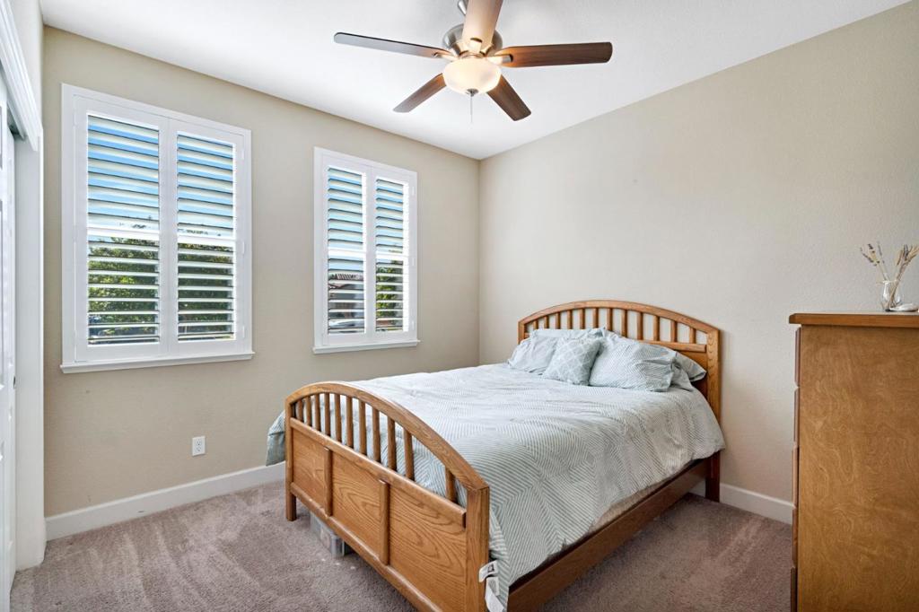 1596 Manzanita Way, Los Banos, CA 93635
