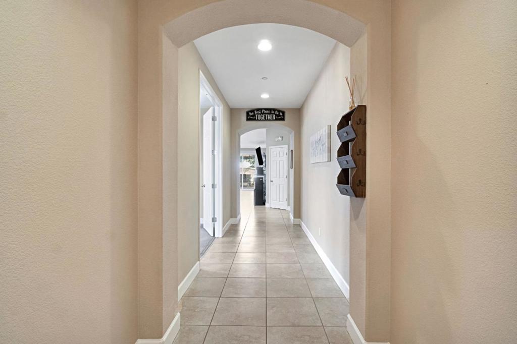 1596 Manzanita Way, Los Banos, CA 93635