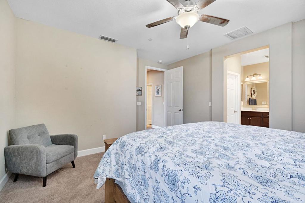 1596 Manzanita Way, Los Banos, CA 93635