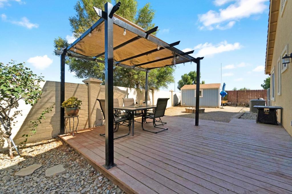 1596 Manzanita Way, Los Banos, CA 93635