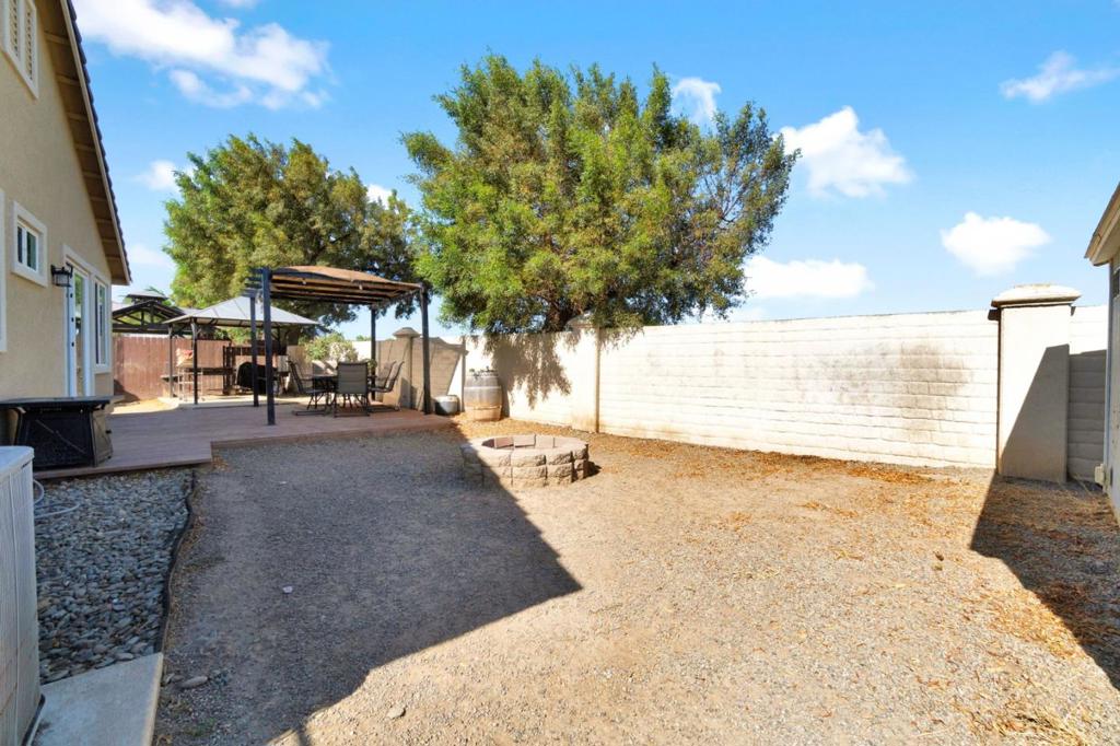 1596 Manzanita Way, Los Banos, CA 93635