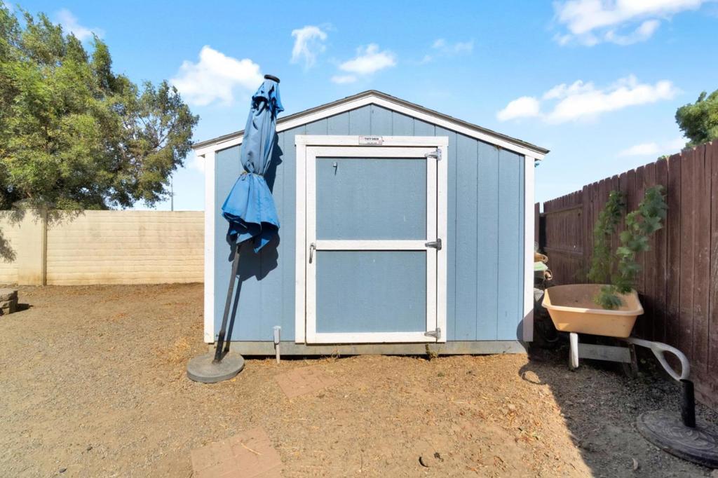 1596 Manzanita Way, Los Banos, CA 93635
