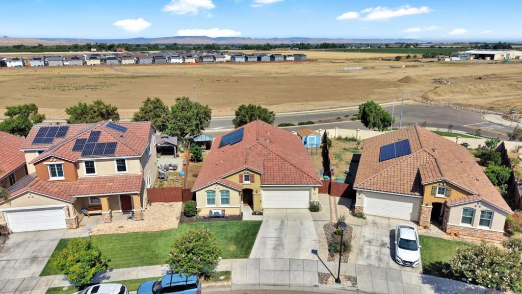 1596 Manzanita Way, Los Banos, CA 93635