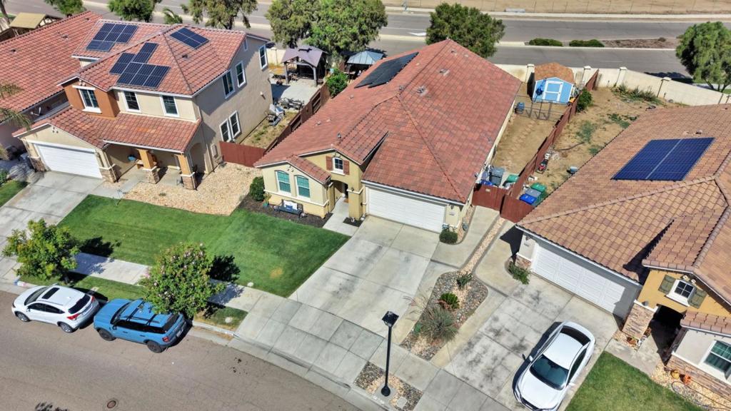 1596 Manzanita Way, Los Banos, CA 93635