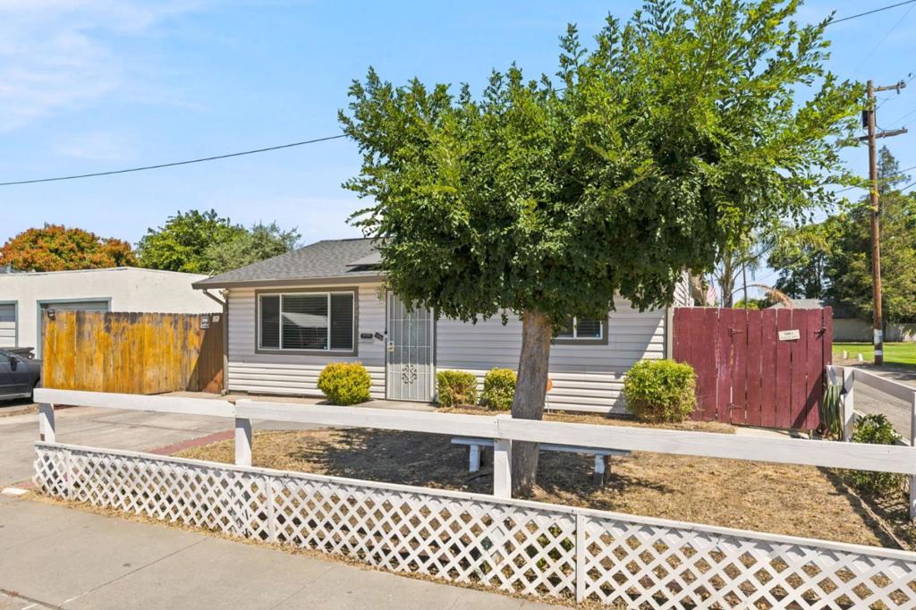 521 Oregon St, Manteca, CA 95337