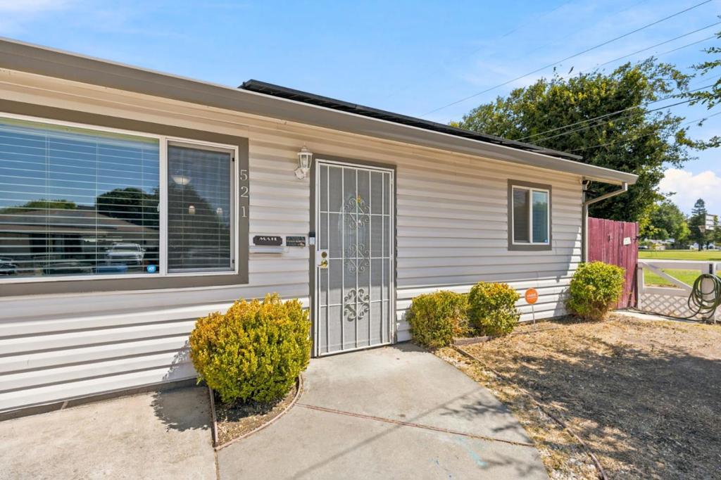 521 Oregon St, Manteca, CA 95337