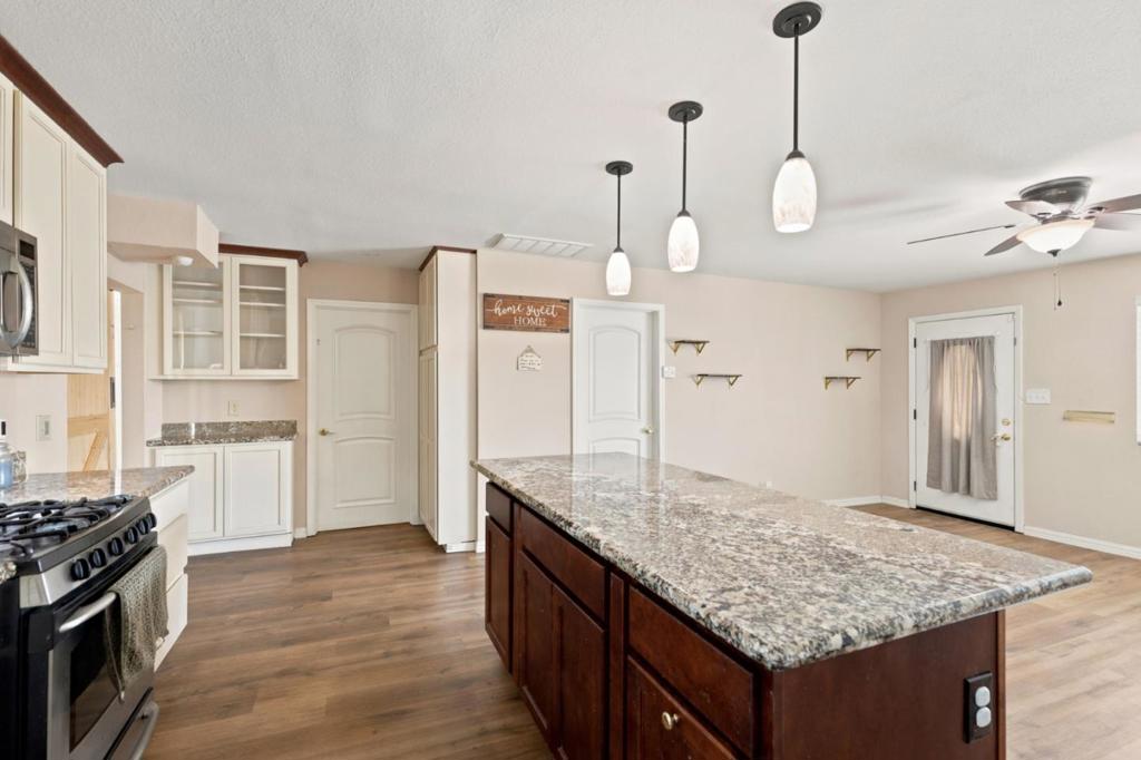 521 Oregon St, Manteca, CA 95337