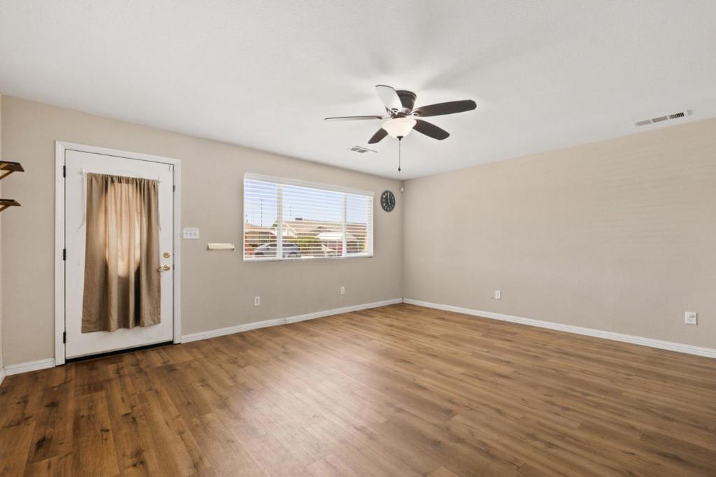 521 Oregon St, Manteca, CA 95337