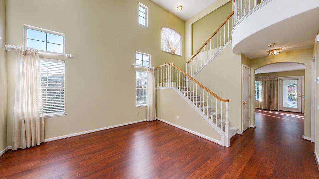 532 W Springer Dr, Turlock, CA 95382
