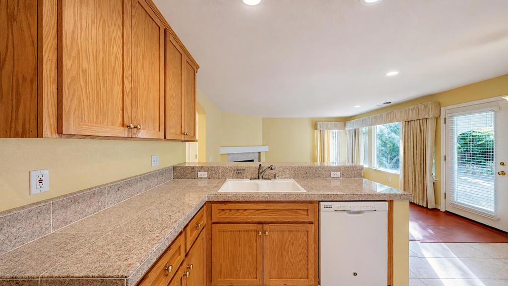 532 W Springer Dr, Turlock, CA 95382