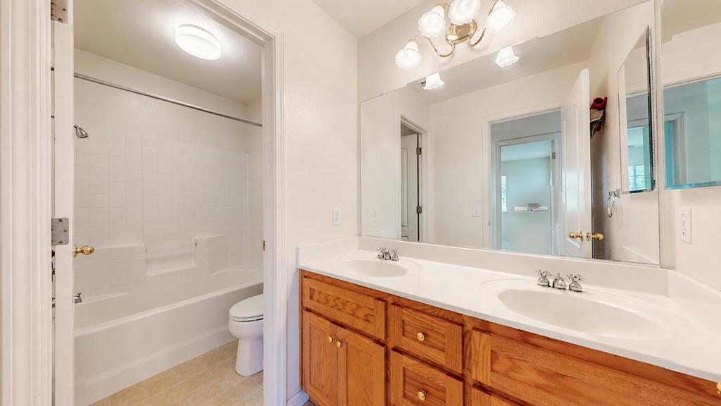 532 W Springer Dr, Turlock, CA 95382
