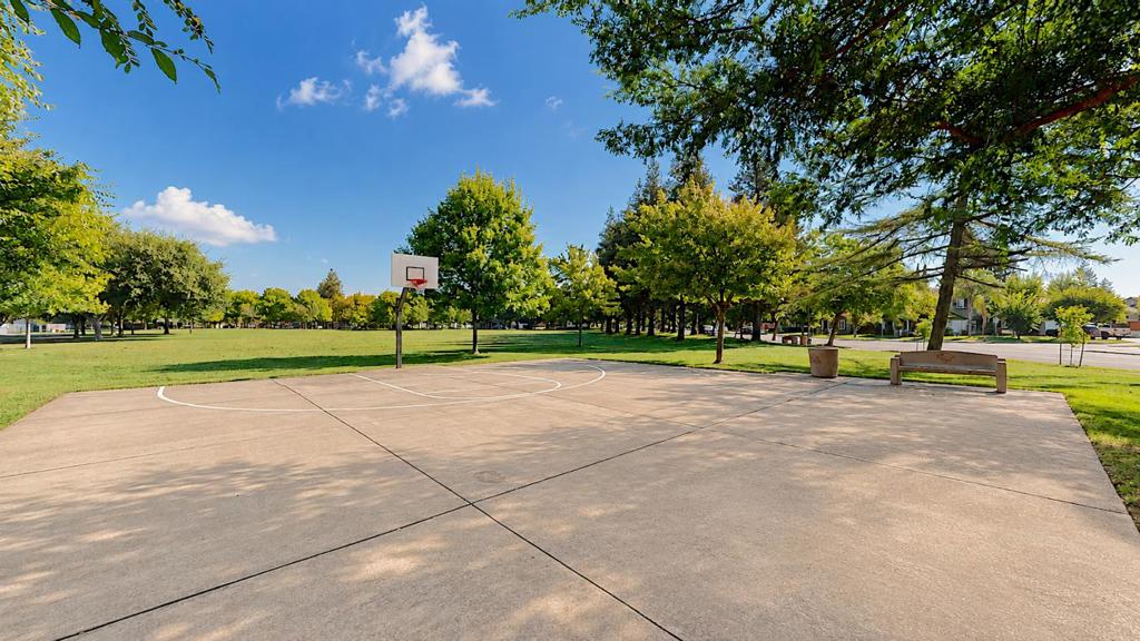 532 W Springer Dr, Turlock, CA 95382