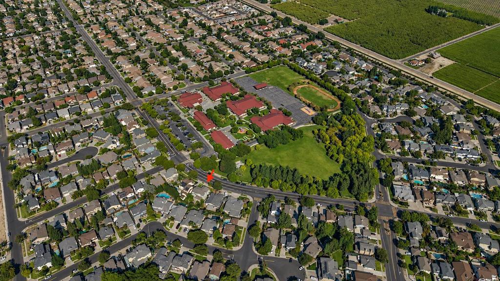 532 W Springer Dr, Turlock, CA 95382