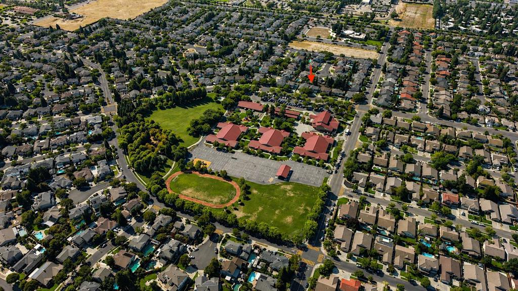 532 W Springer Dr, Turlock, CA 95382