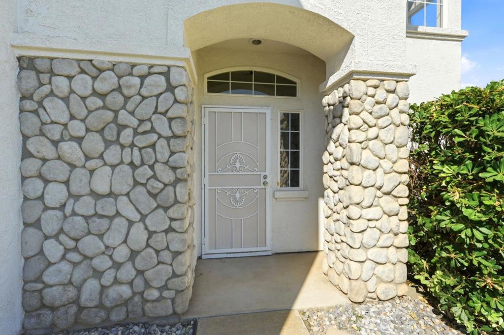 1901 Lauritson Ln, Manteca, CA 95336