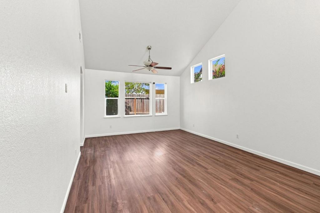 1901 Lauritson Ln, Manteca, CA 95336