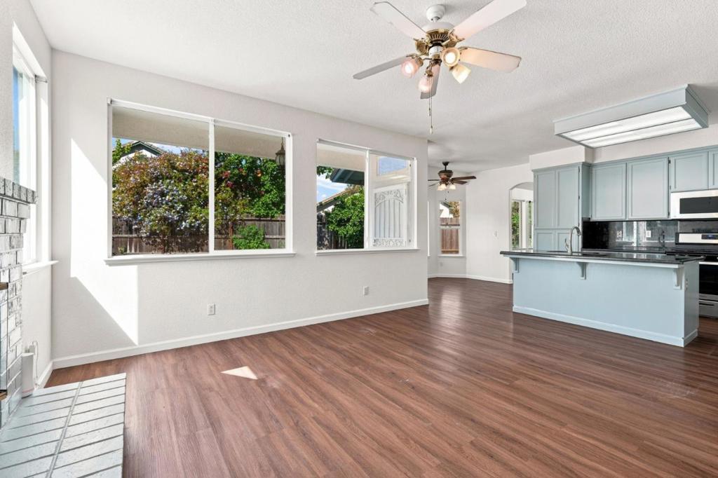 1901 Lauritson Ln, Manteca, CA 95336
