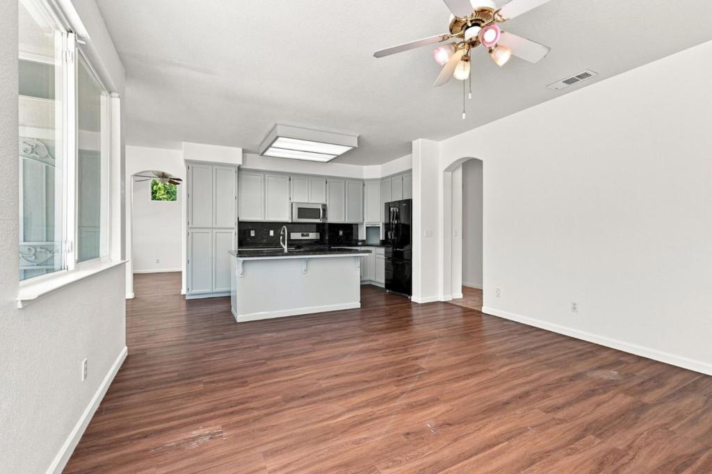 1901 Lauritson Ln, Manteca, CA 95336
