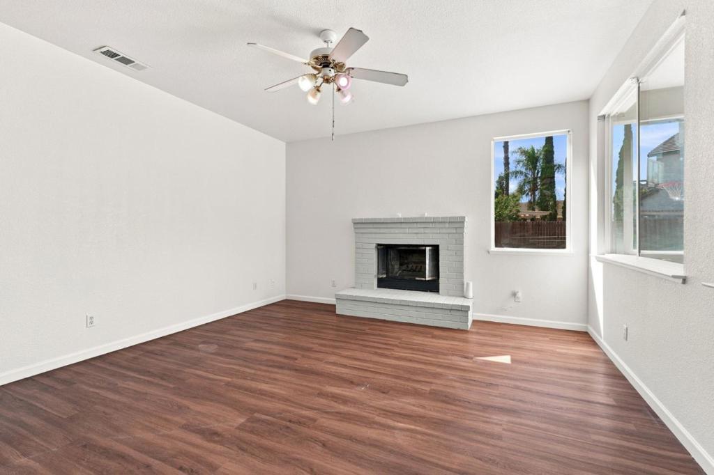 1901 Lauritson Ln, Manteca, CA 95336