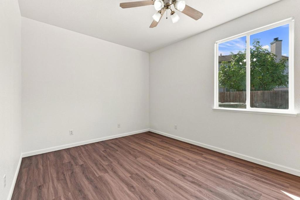 1901 Lauritson Ln, Manteca, CA 95336