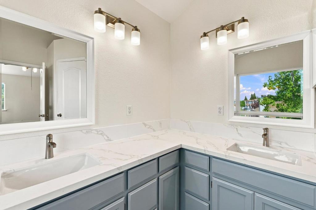 1901 Lauritson Ln, Manteca, CA 95336