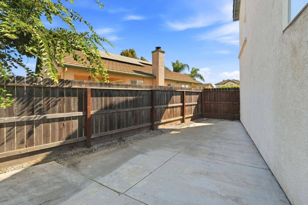 1901 Lauritson Ln, Manteca, CA 95336