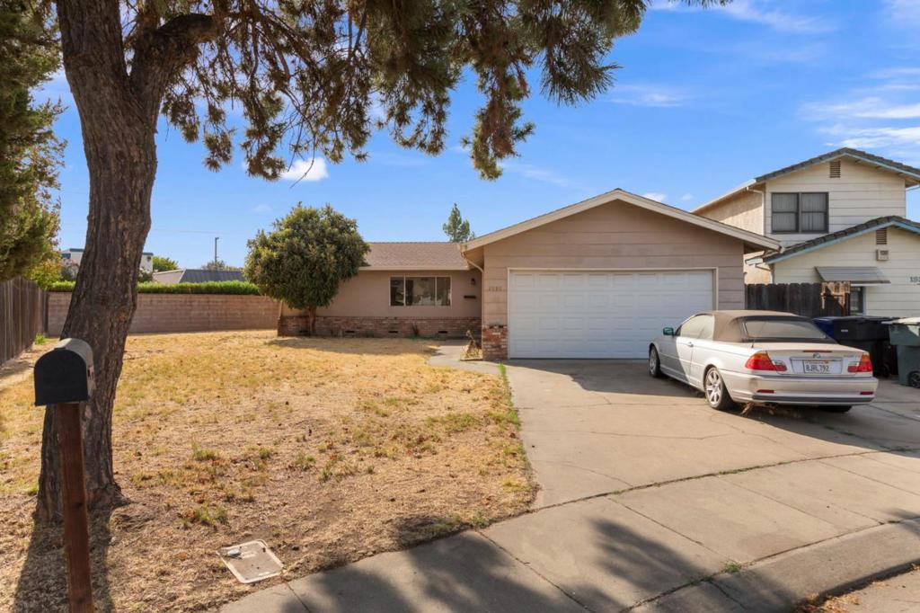 1936 Reseda Ln, Modesto, CA 95350