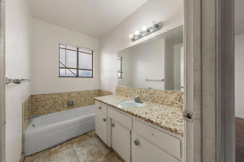 1936 Reseda Ln, Modesto, CA 95350