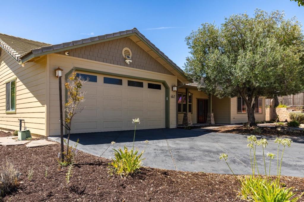 653 Red Cloud Rd, Paso Robles, CA 93446