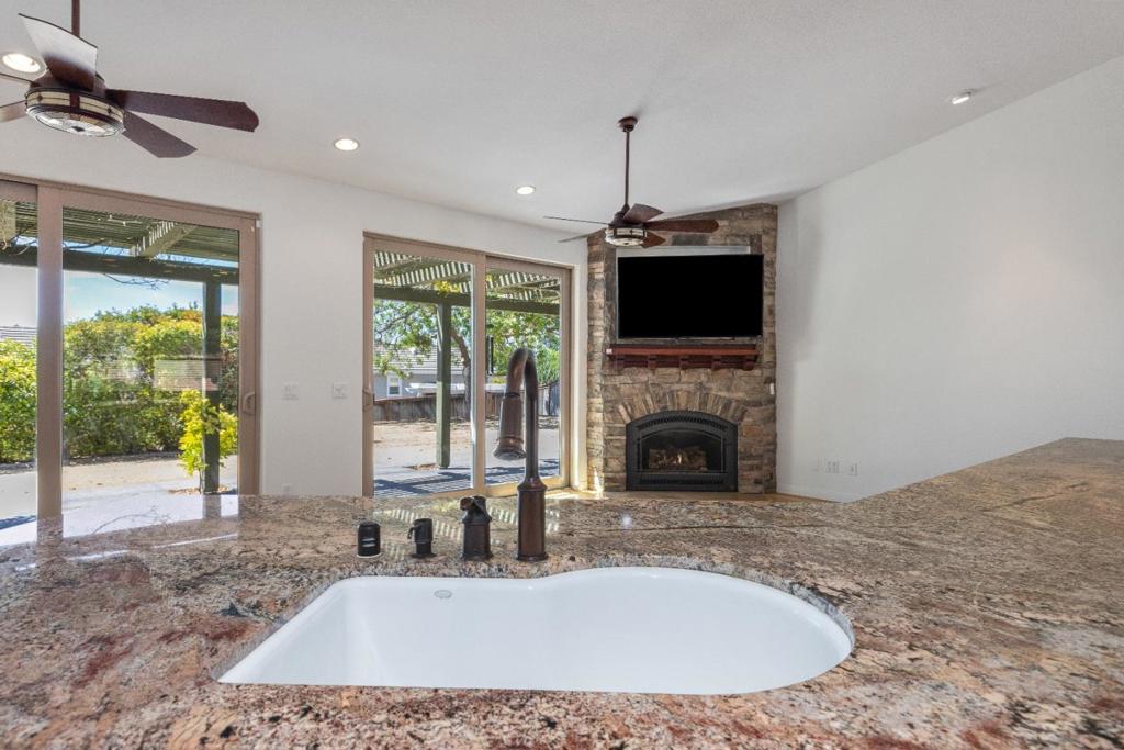 653 Red Cloud Rd, Paso Robles, CA 93446