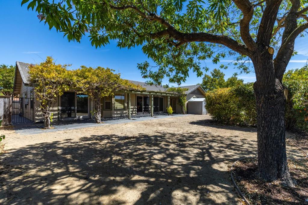 653 Red Cloud Rd, Paso Robles, CA 93446