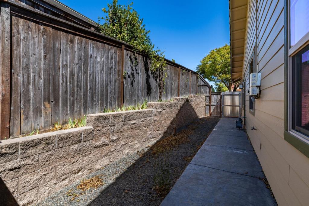 653 Red Cloud Rd, Paso Robles, CA 93446