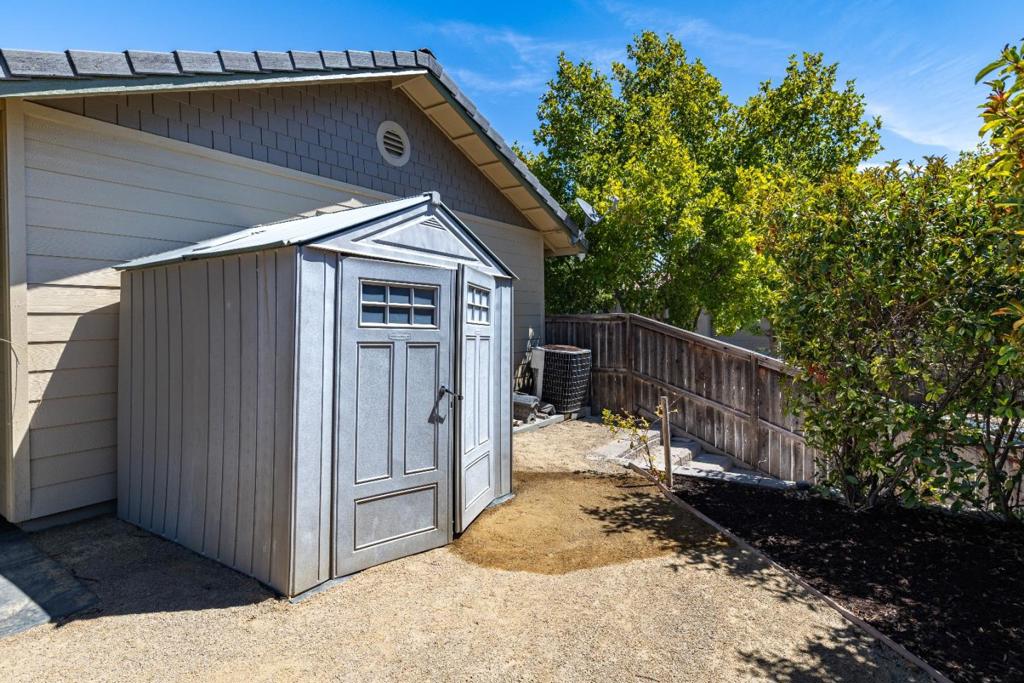 653 Red Cloud Rd, Paso Robles, CA 93446