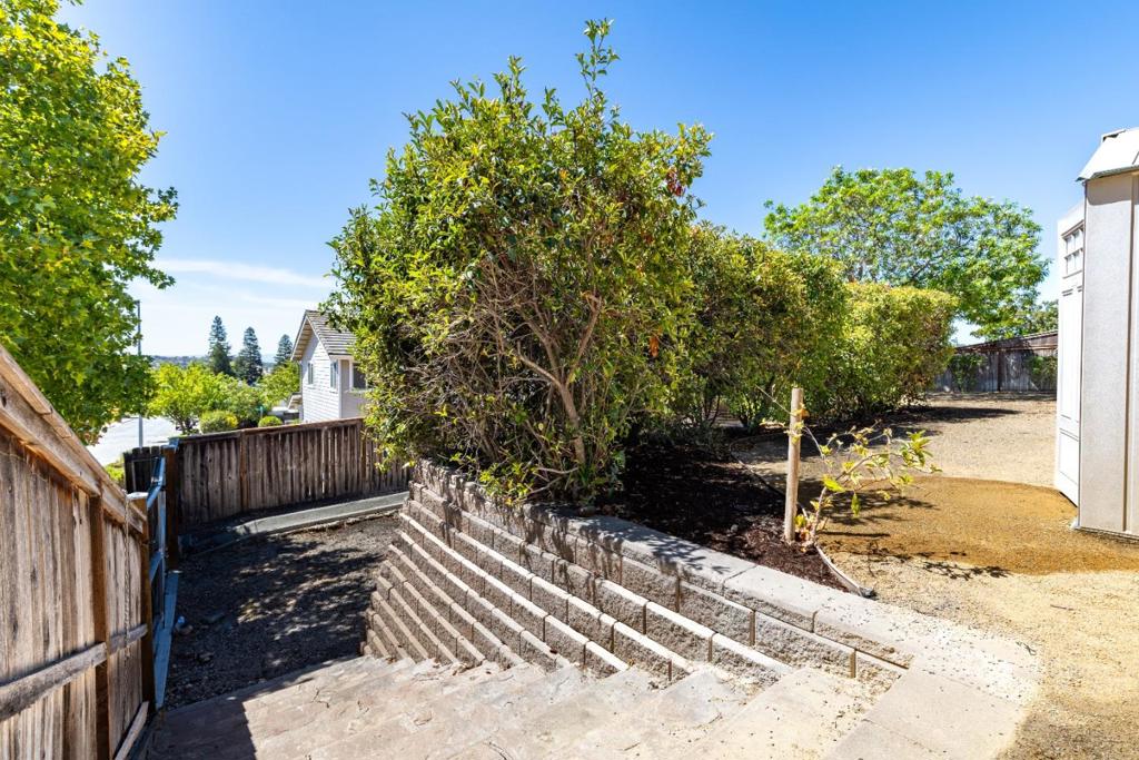653 Red Cloud Rd, Paso Robles, CA 93446