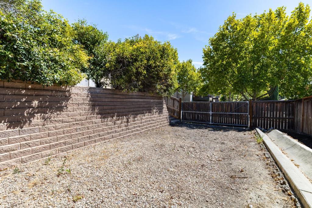653 Red Cloud Rd, Paso Robles, CA 93446