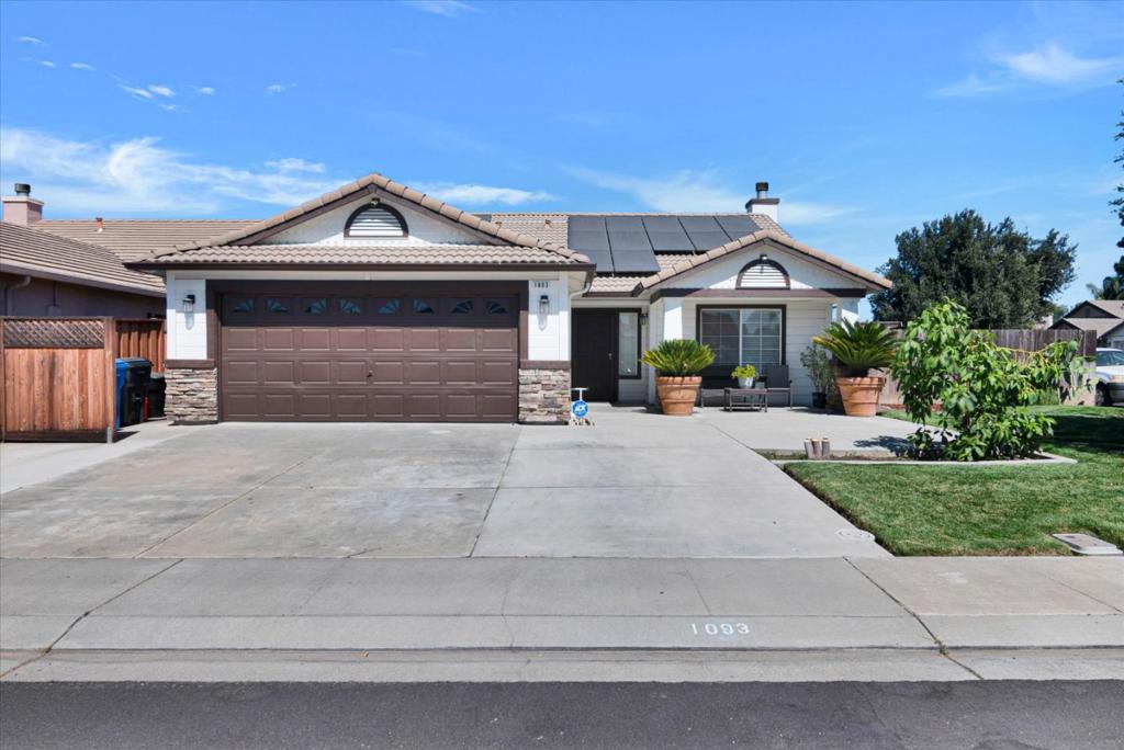 1093 Lambdin St, Manteca, CA 95336