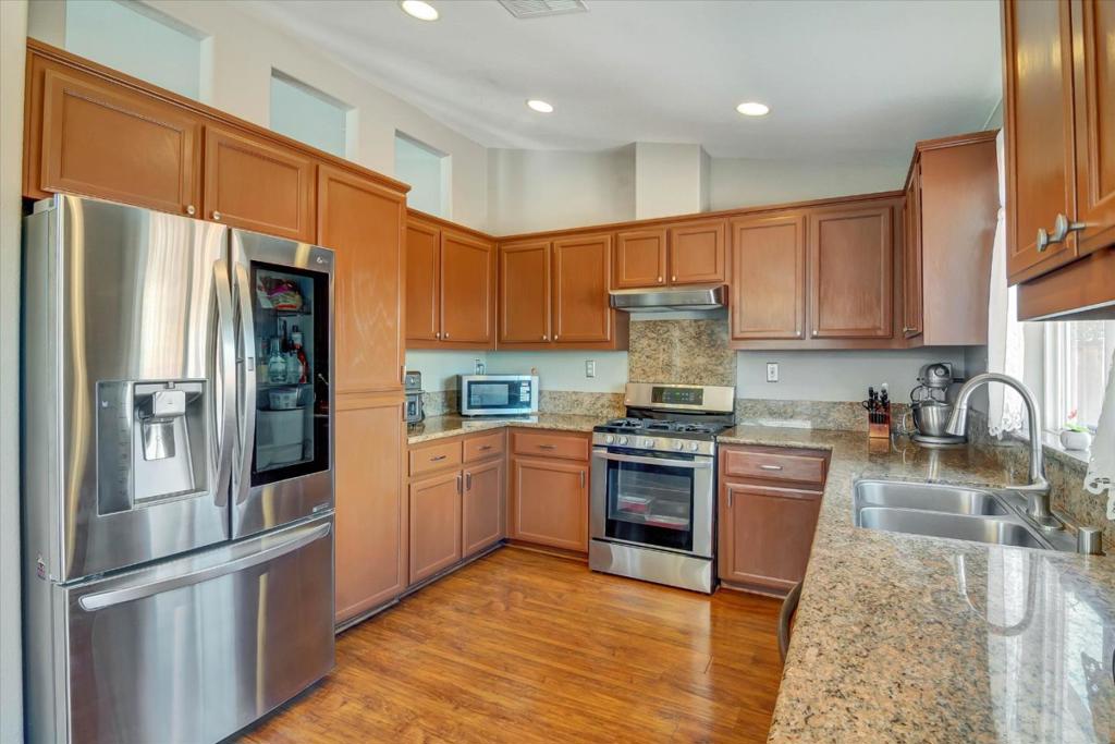 1093 Lambdin St, Manteca, CA 95336