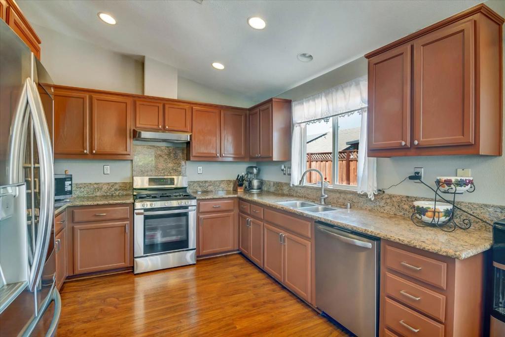 1093 Lambdin St, Manteca, CA 95336