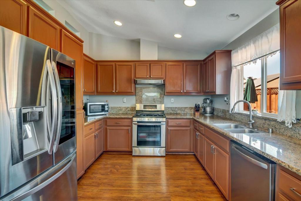 1093 Lambdin St, Manteca, CA 95336
