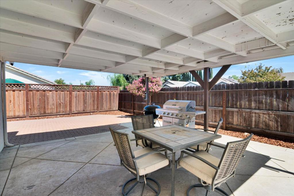 1093 Lambdin St, Manteca, CA 95336