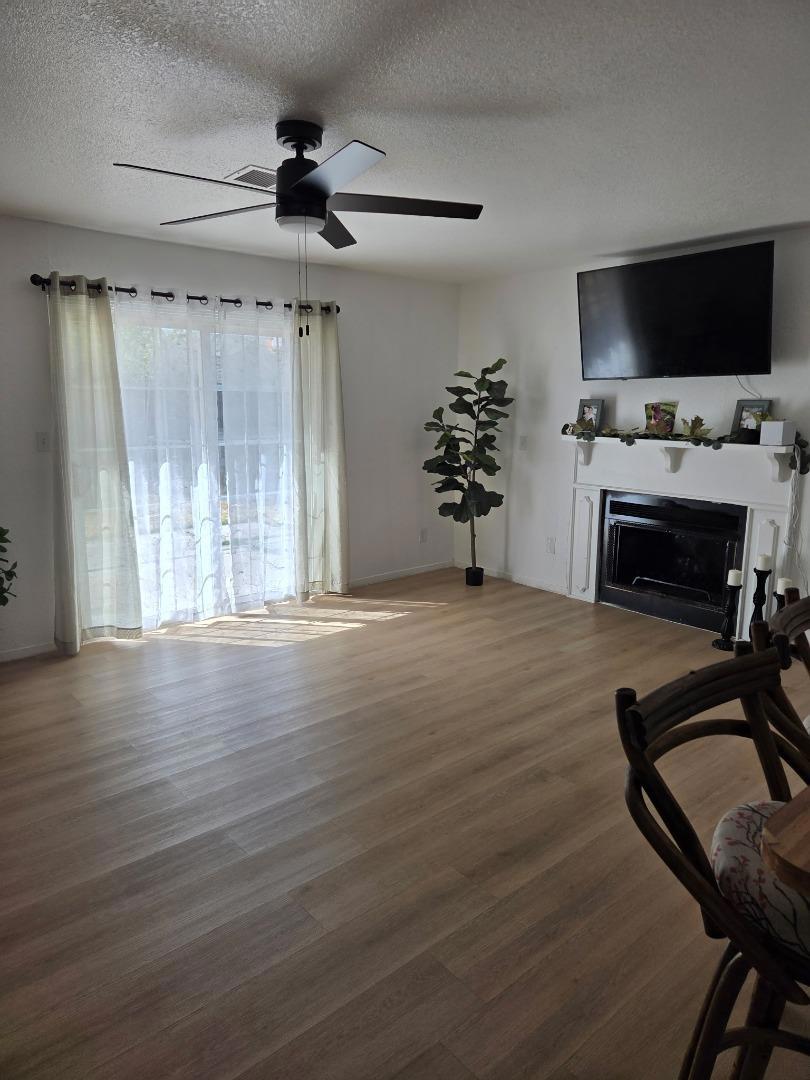 515 N Santa Monica St, Los Banos, CA 93635