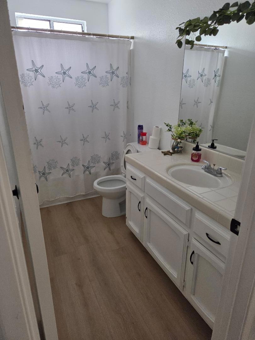 515 N Santa Monica St, Los Banos, CA 93635