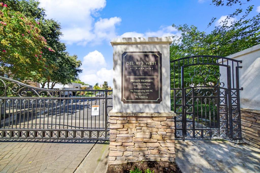 7434 River Nine Dr, Modesto, CA 95356