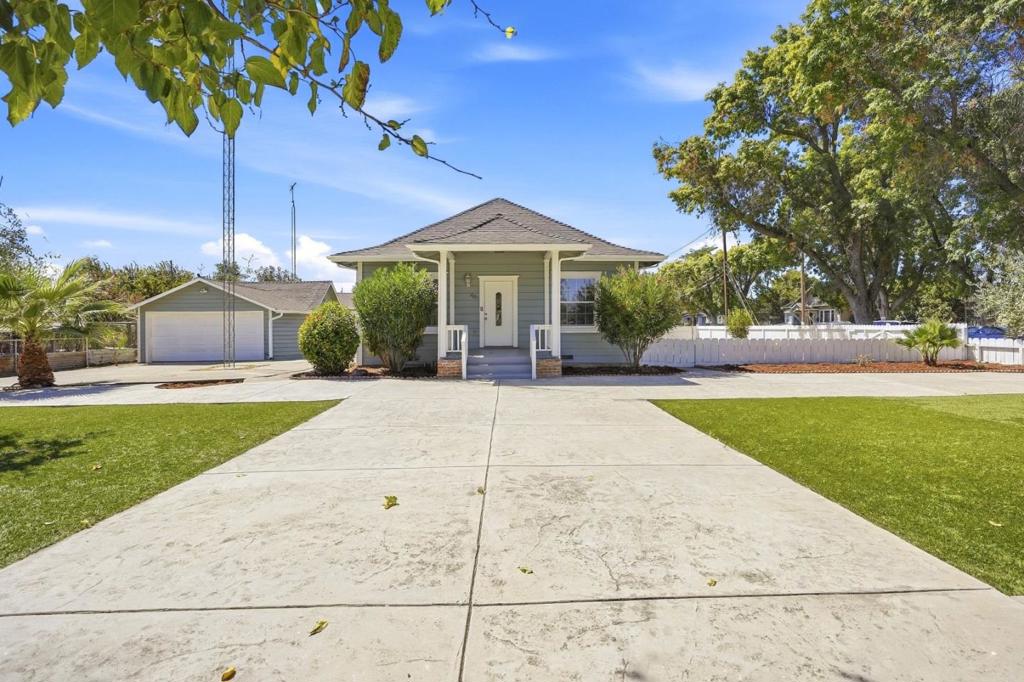 307 West Ave, Gustine, CA 95322