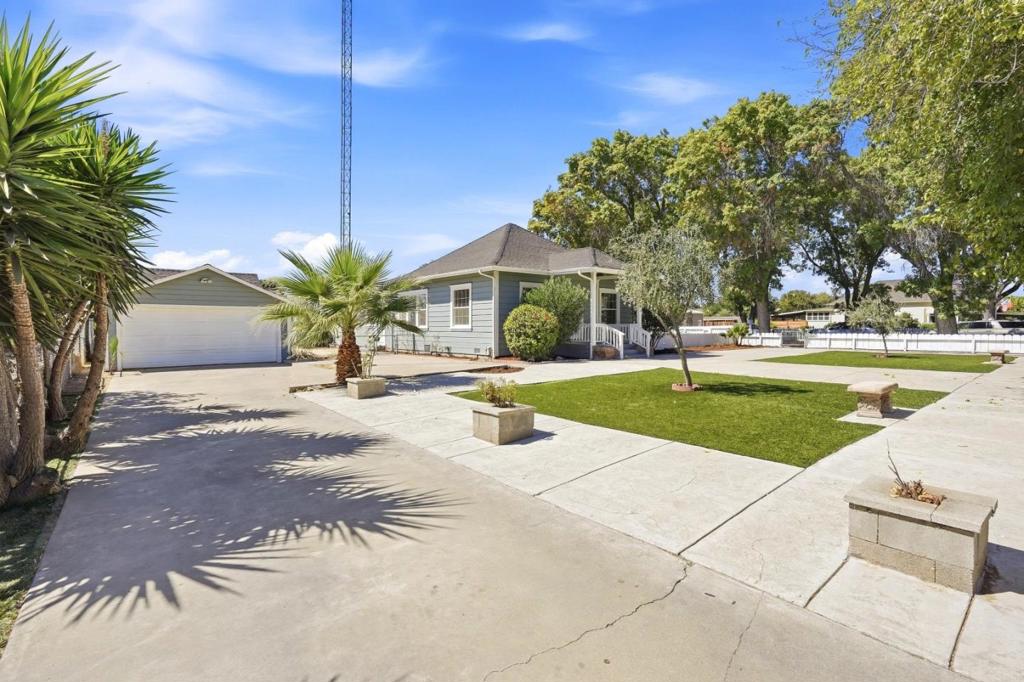 307 West Ave, Gustine, CA 95322