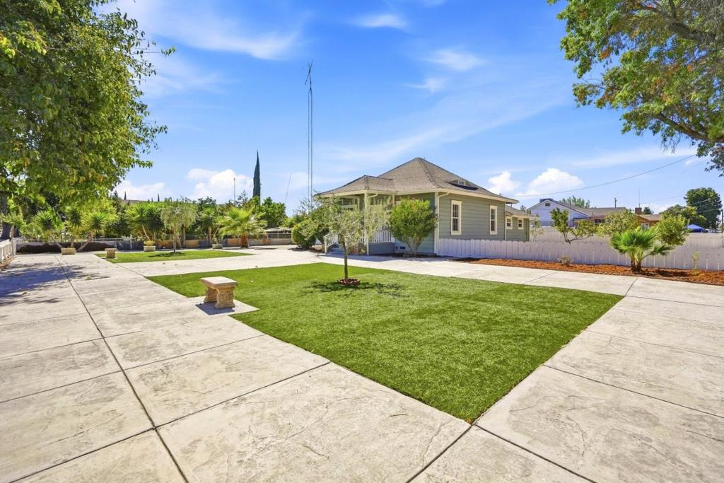 307 West Ave, Gustine, CA 95322