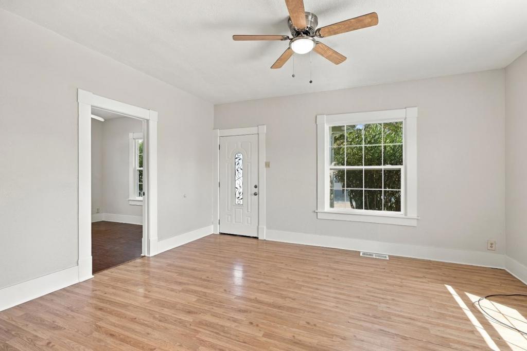 307 West Ave, Gustine, CA 95322