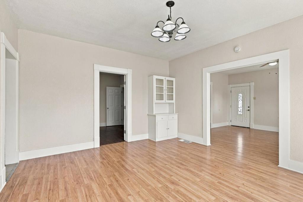307 West Ave, Gustine, CA 95322