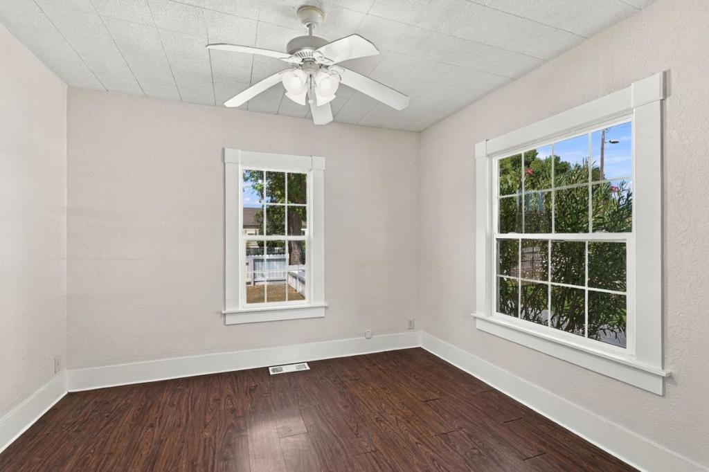 307 West Ave, Gustine, CA 95322